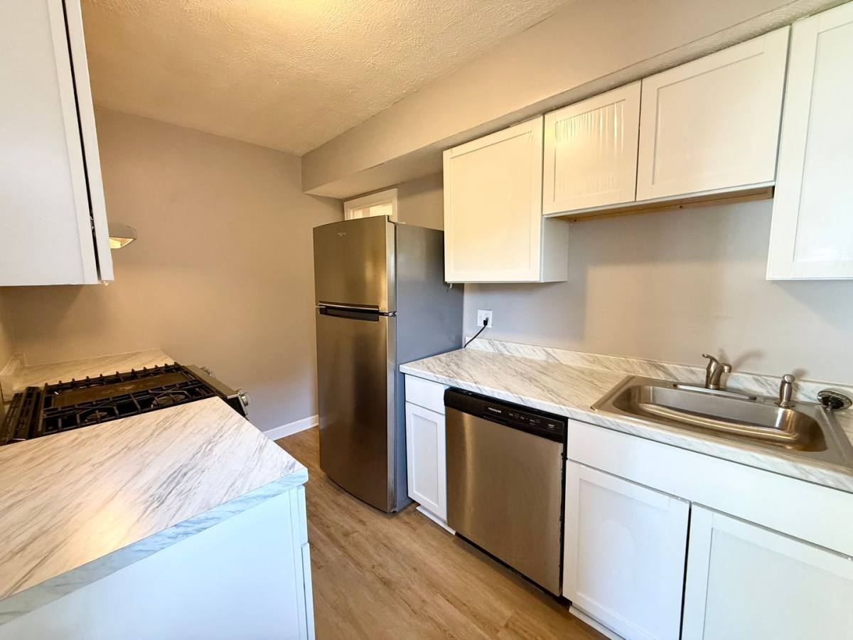 House for rent at 911 Prairie Ave, Cincinnati, OH 45215
