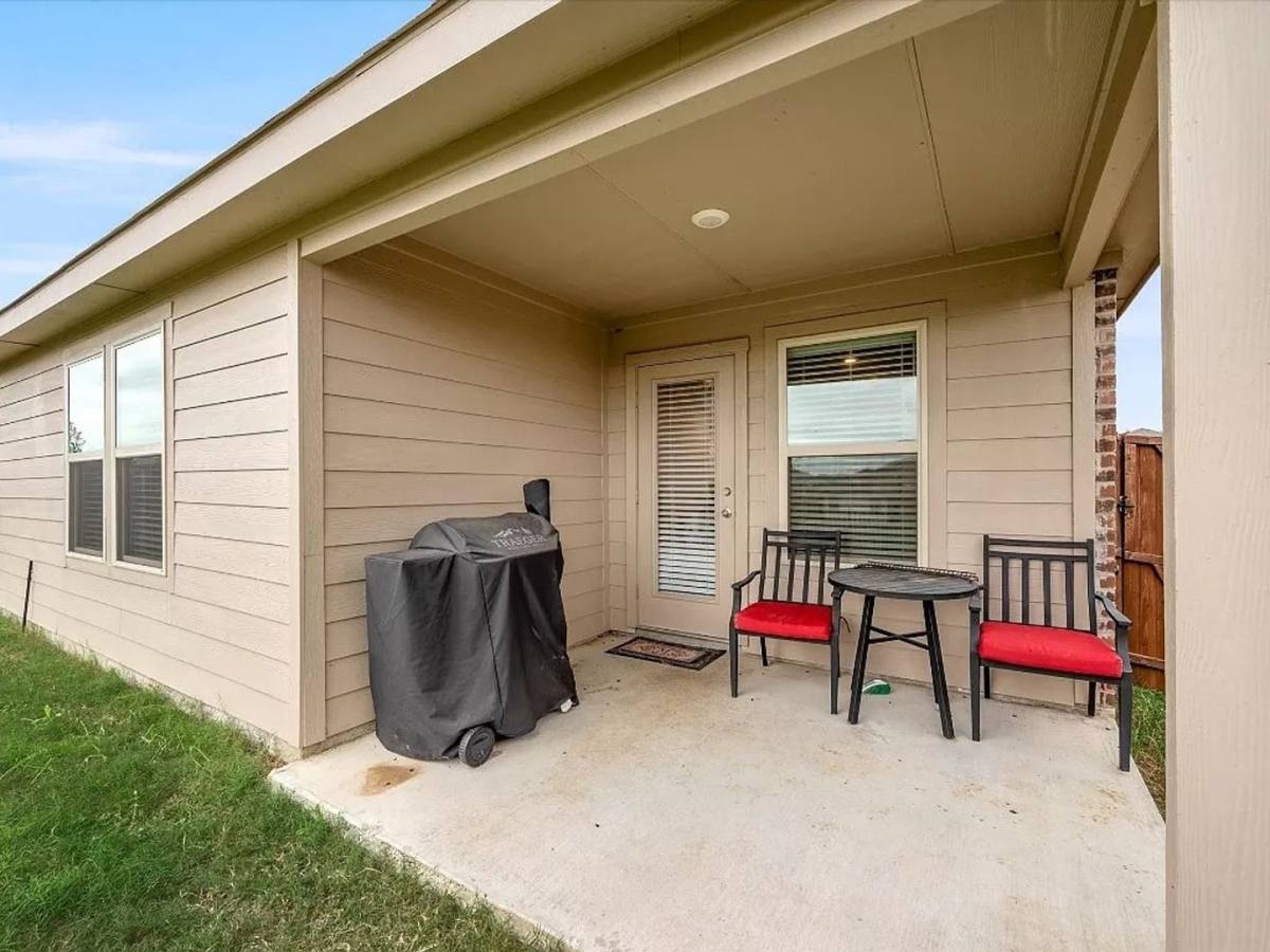 House for rent at 805 Fueller Dr, Aubrey, TX 76227