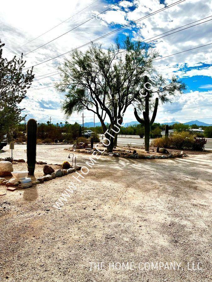 House for rent at 7424 N La Canada Dr #C, Tucson, AZ 85704