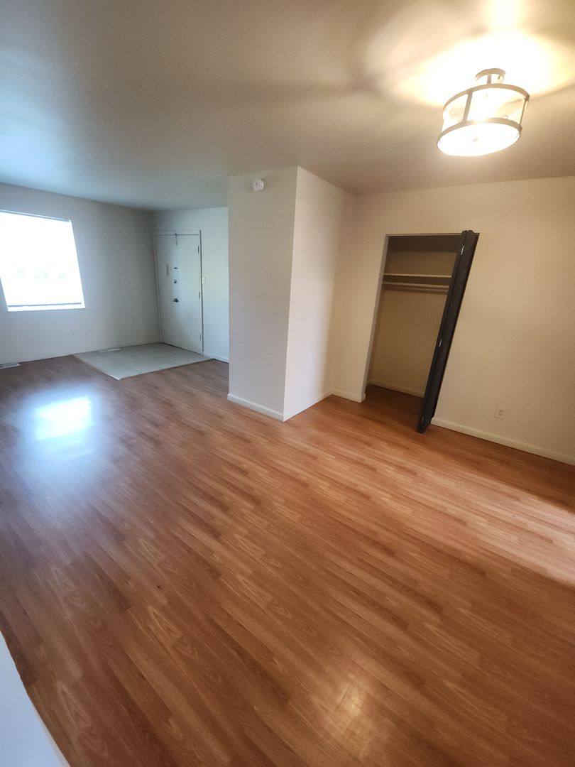 Apartment for rent at 9900 Sloane Square, Saint Louis, MO 63134