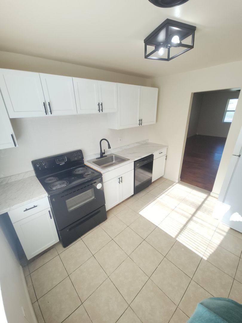 Apartment for rent at 9900 Sloane Square, Saint Louis, MO 63134