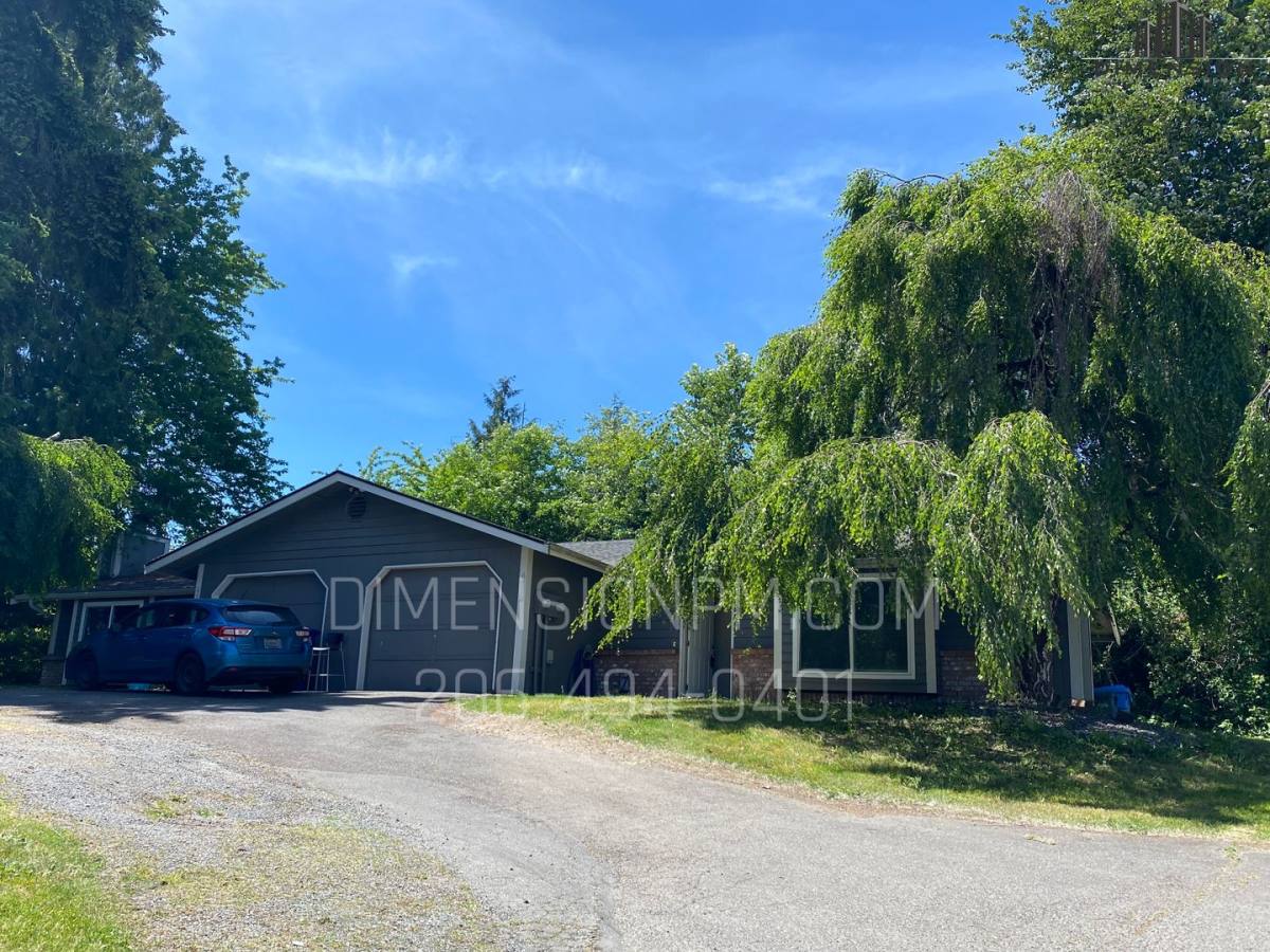 Townhouse for rent at 6712 To 6714 111th St Court E, Puyallup, WA 98373