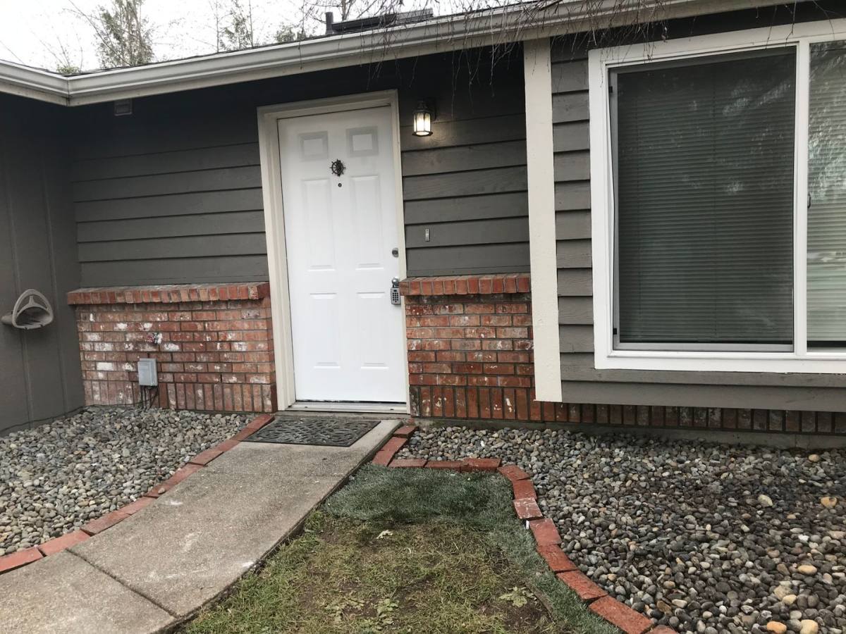 Townhouse for rent at 6712 To 6714 111th St Court E, Puyallup, WA 98373