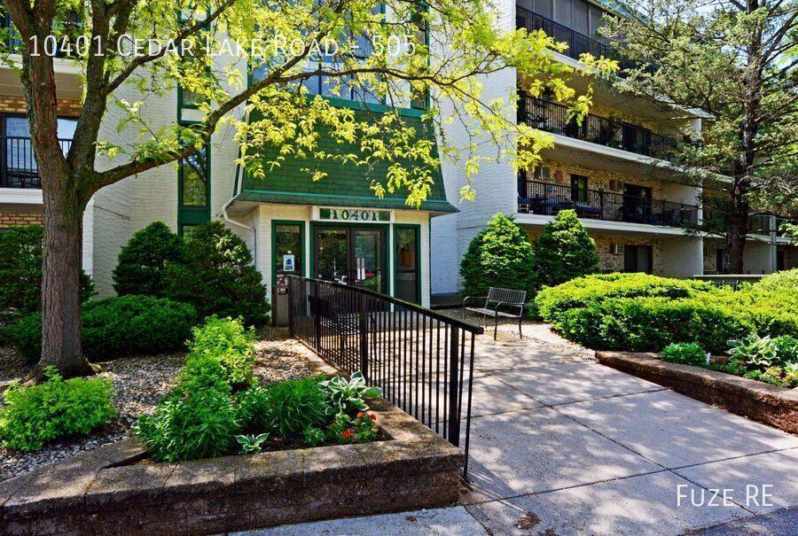 Apartment for rent at 10401 Cedar Lake Rd #505, Hopkins, MN 55305