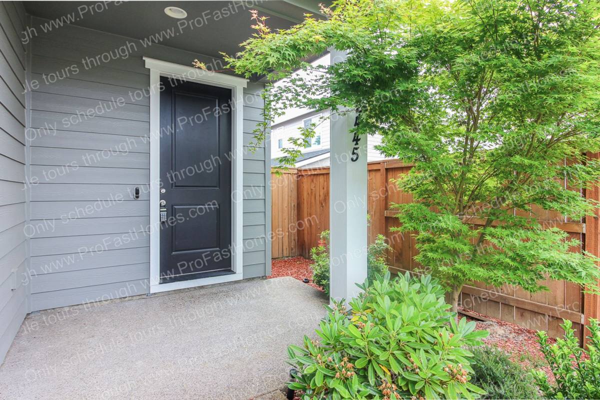 House for rent at 2445 S Jasper Dr, Cornelius, OR 97113