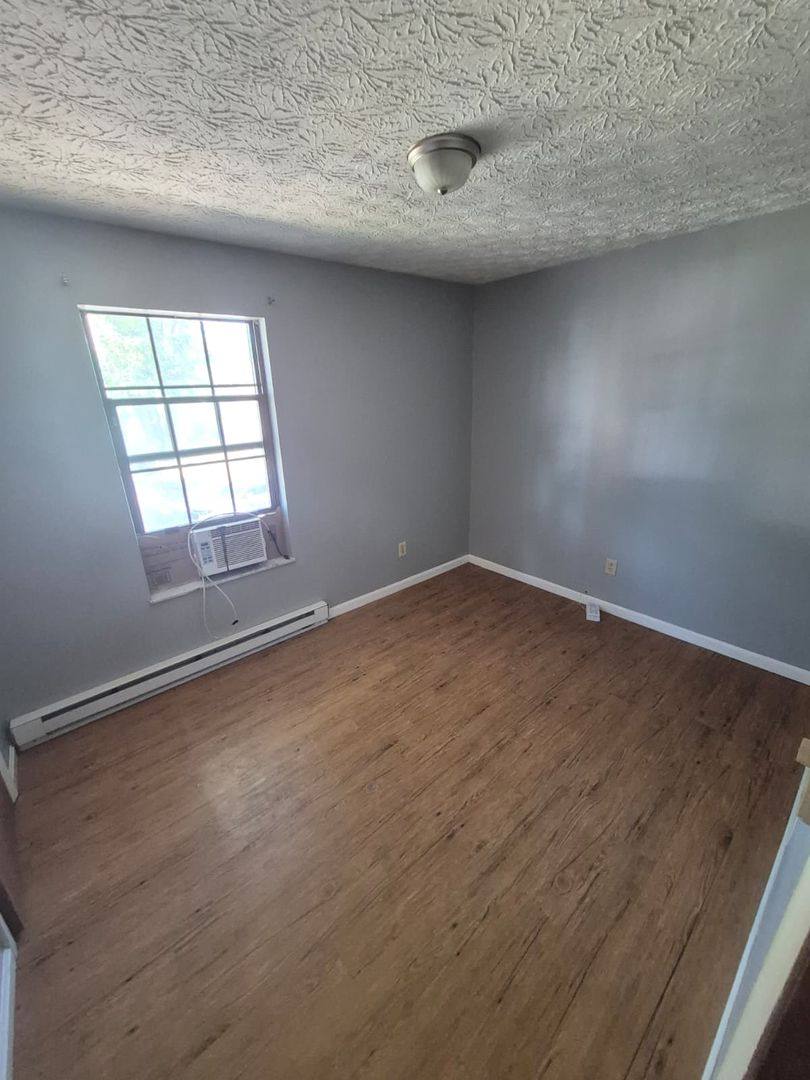 Apartment for rent at 105 Williams St, Butler, KY 41006