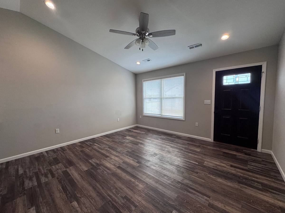 Apartment for rent at 120-126 Stone Court, Saint Robert, MO 65584