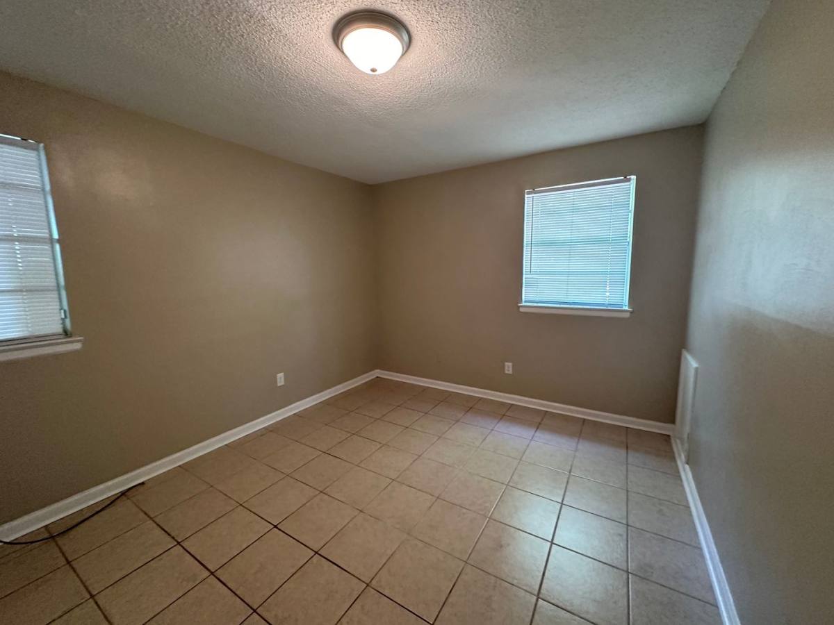 Townhouse for rent at 977 Pope St, Memphis, TN 38112