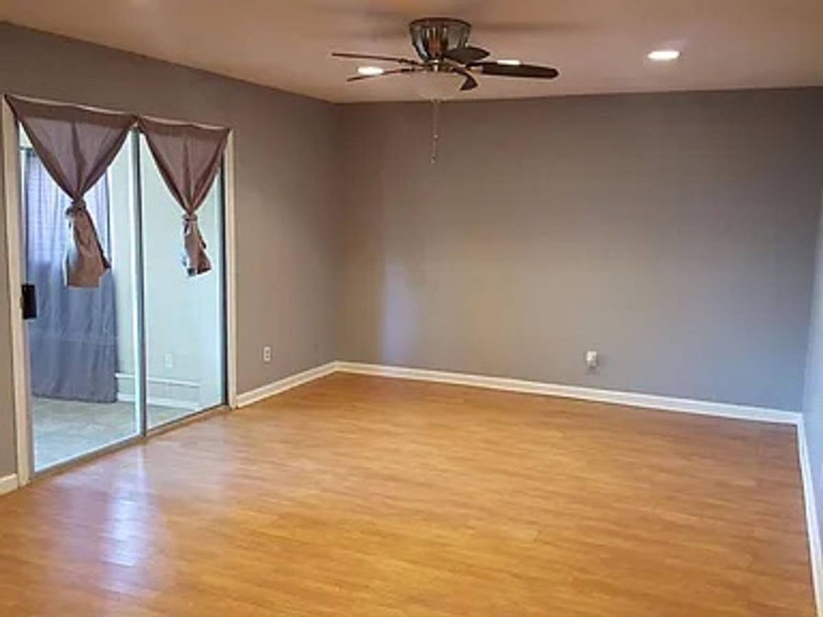 House for rent at 921 W Naranja Ave, Mesa, AZ 85210