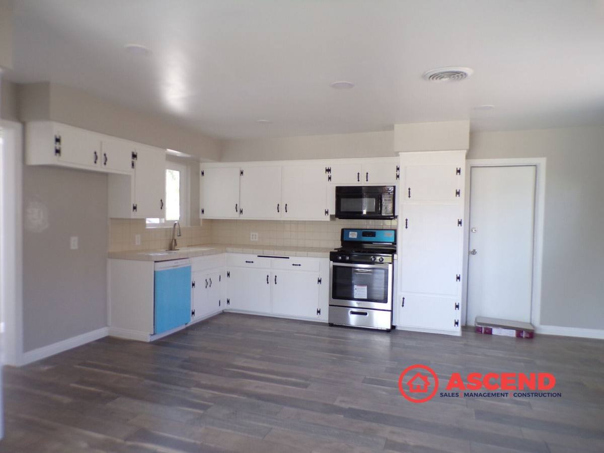 House for rent at 10421 Glenn St, Bakersfield, CA 93312