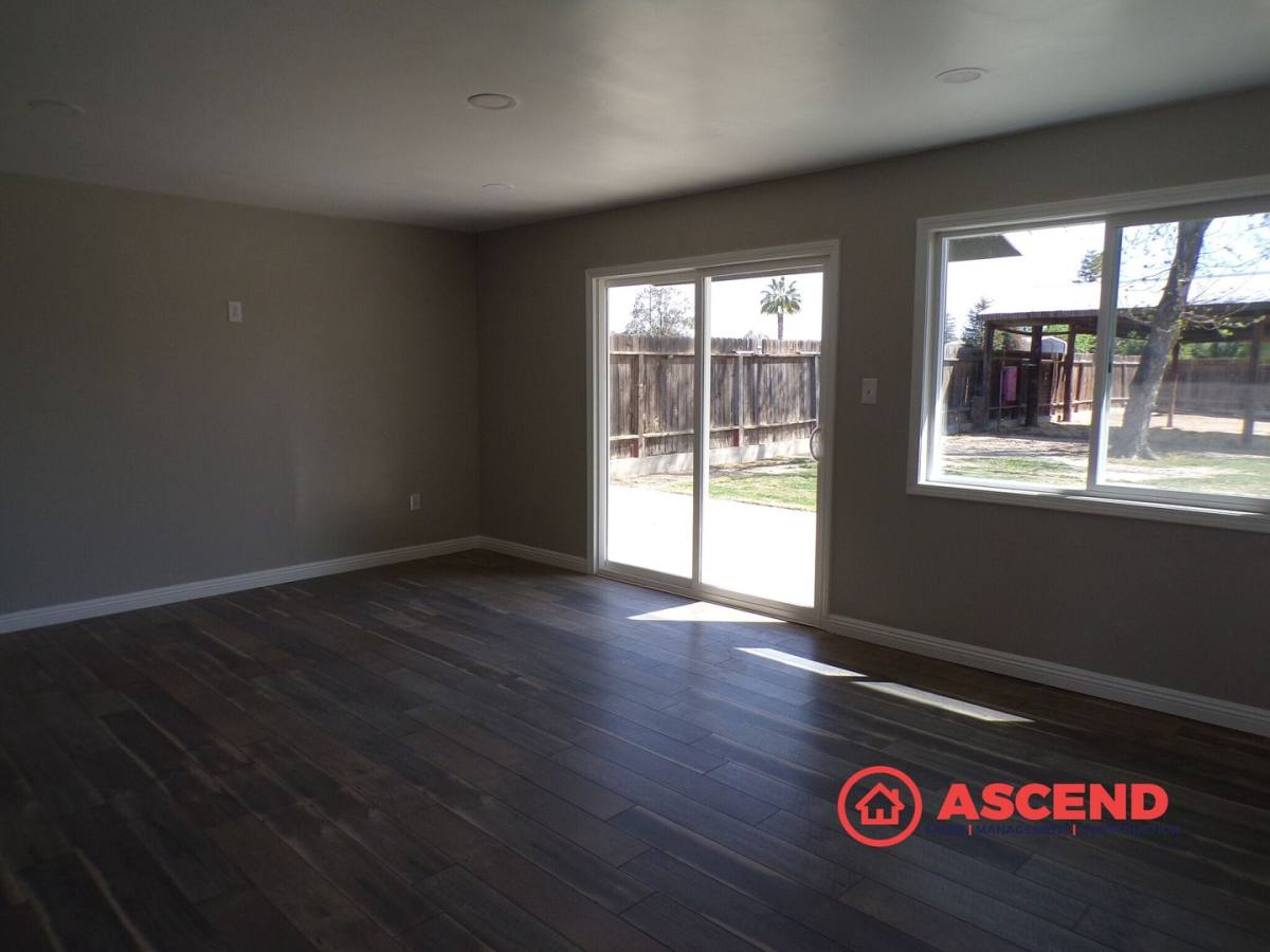 House for rent at 10421 Glenn St, Bakersfield, CA 93312