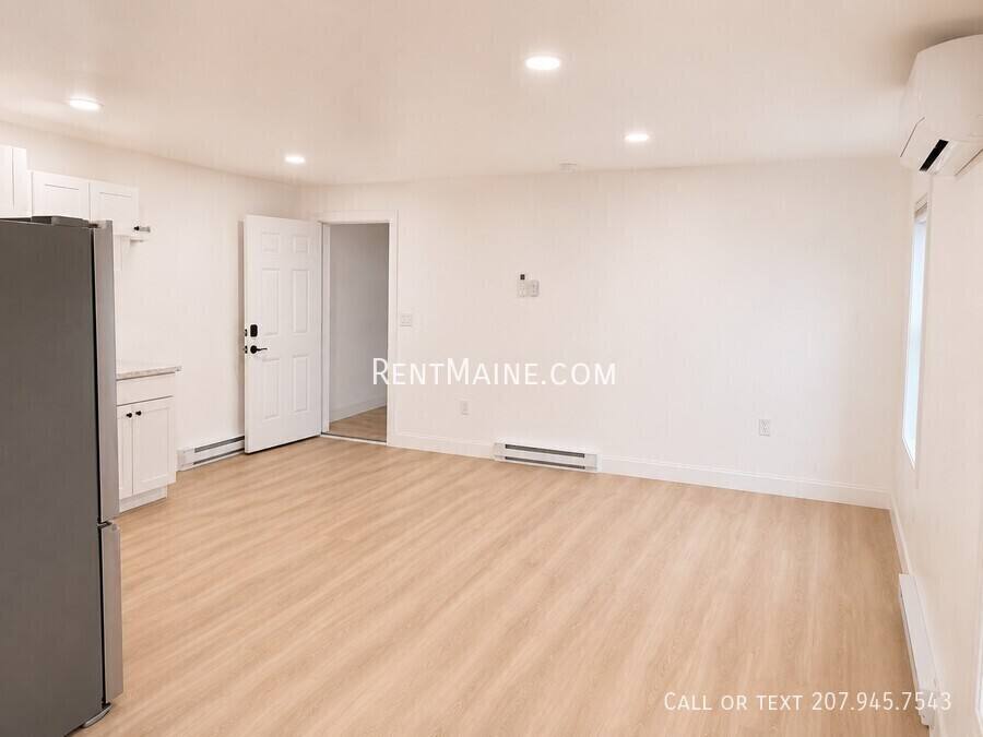 Apartment for rent at 11 Center St Ave #1, Bangor, ME 04401