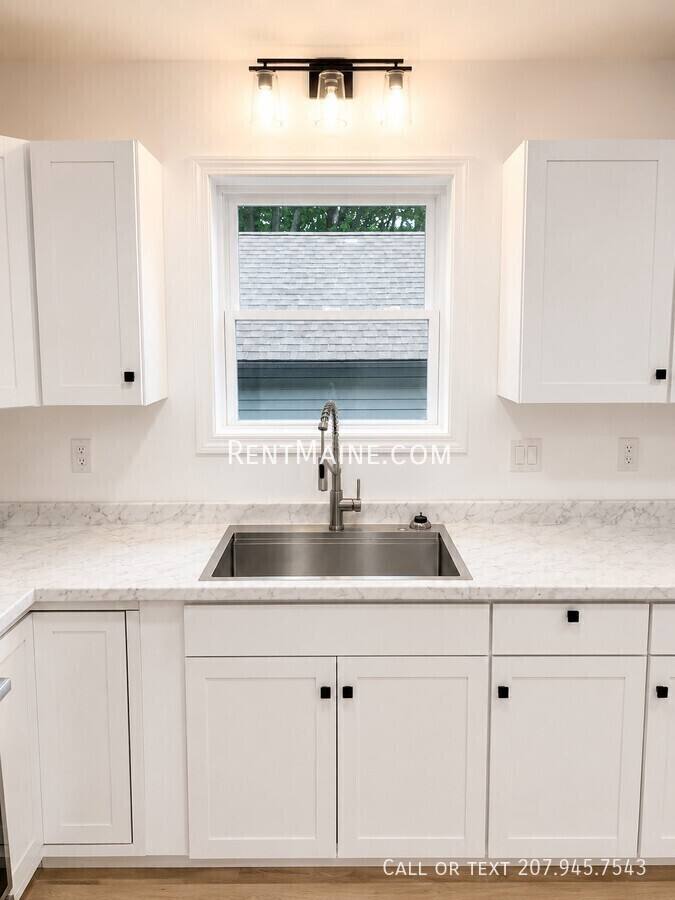 Apartment for rent at 11 Center St Ave #1, Bangor, ME 04401