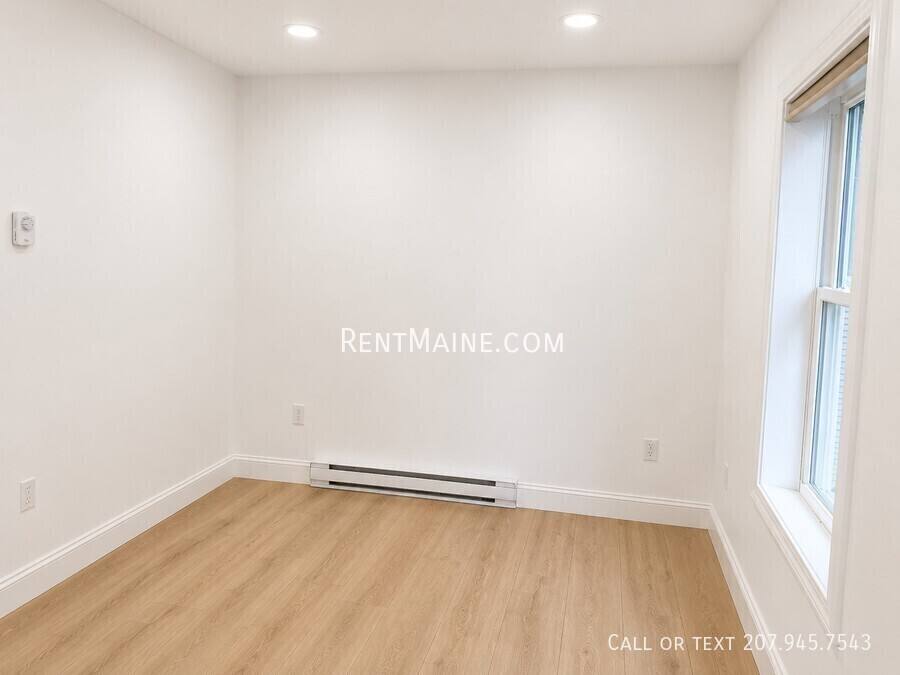 Apartment for rent at 11 Center St Ave #1, Bangor, ME 04401