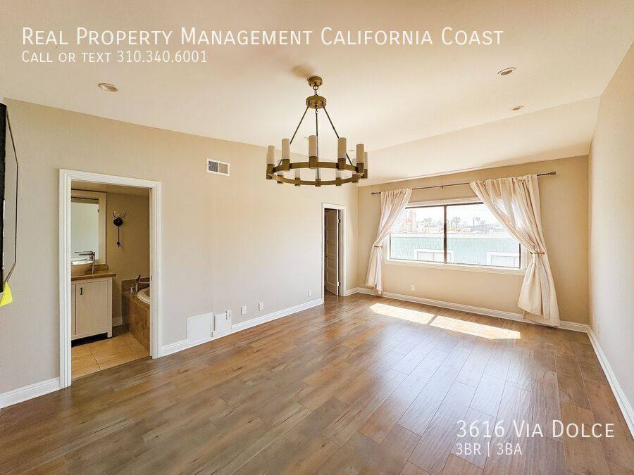 Townhouse for rent at 3616 Via Dolce, Marina Del Rey, CA 90292