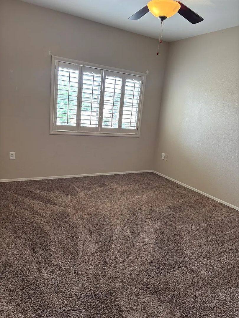 Apartment for rent at 3830 E Lakewood Parkway, Phoenix, AZ 85048