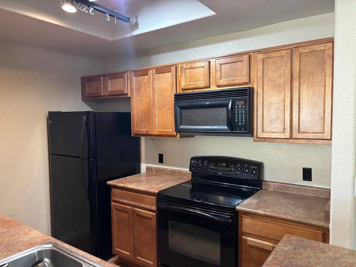 Apartment for rent at 3830 E Lakewood Parkway, Phoenix, AZ 85048
