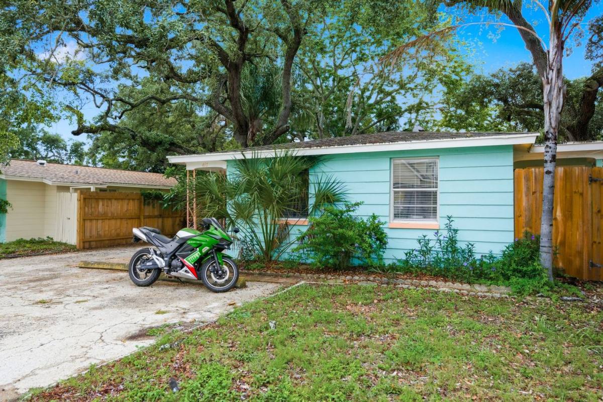 House for rent at 417 Milwaukee Ave, Dunedin, FL 34698