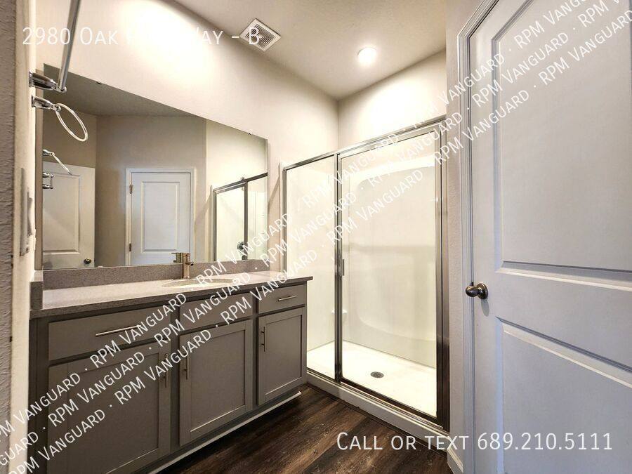 Townhouse for rent at 2980 Oak Park Way #B, Orlando, FL 32822