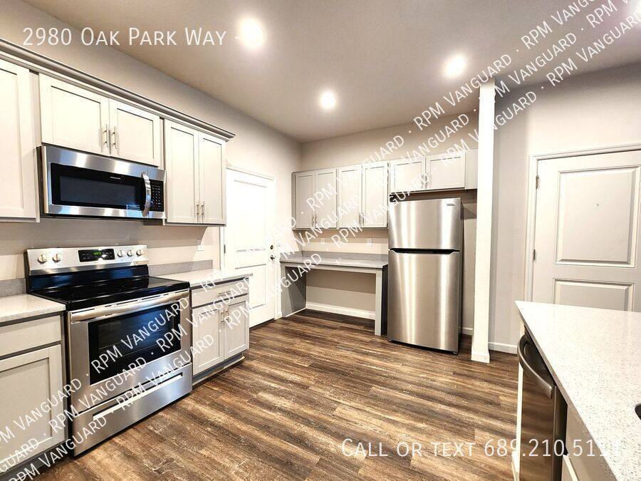 Townhouse for rent at 2980 Oak Park Way #B, Orlando, FL 32822