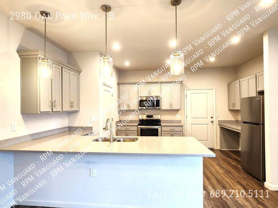 Townhouse for rent at 2980 Oak Park Way #B, Orlando, FL 32822