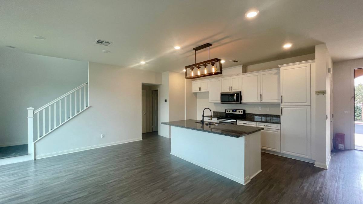 Townhouse for rent at 1382 Mesquite Dr, Vista, CA 92083