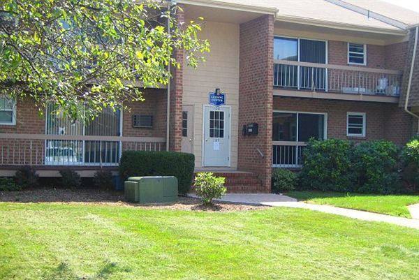 Apartment for rent at 5 Bloomingdale Dr, Hillsborough, NJ 08844