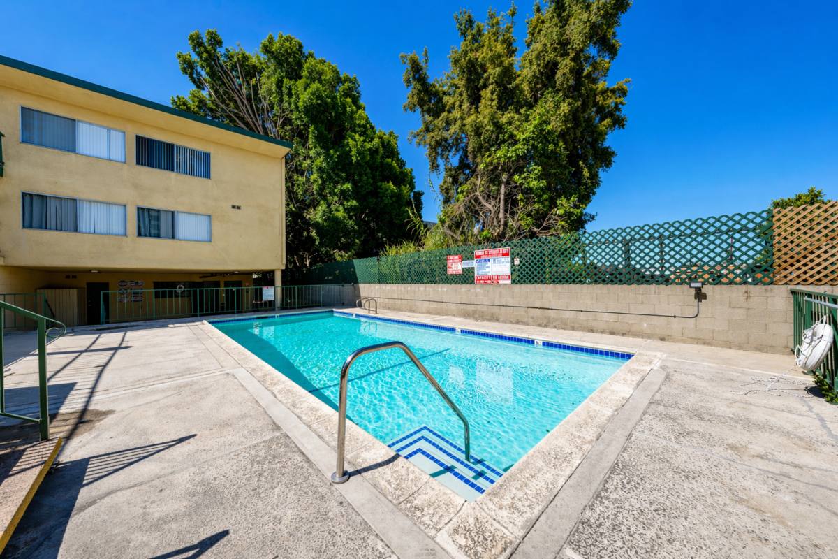 Apartment for rent at 14019 Cerise Ave, Hawthorne, CA 90250