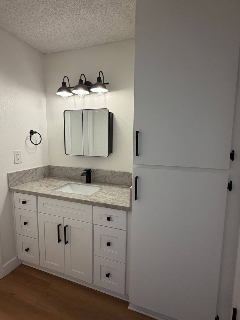 Apartment for rent at 14019 Cerise Ave, Hawthorne, CA 90250