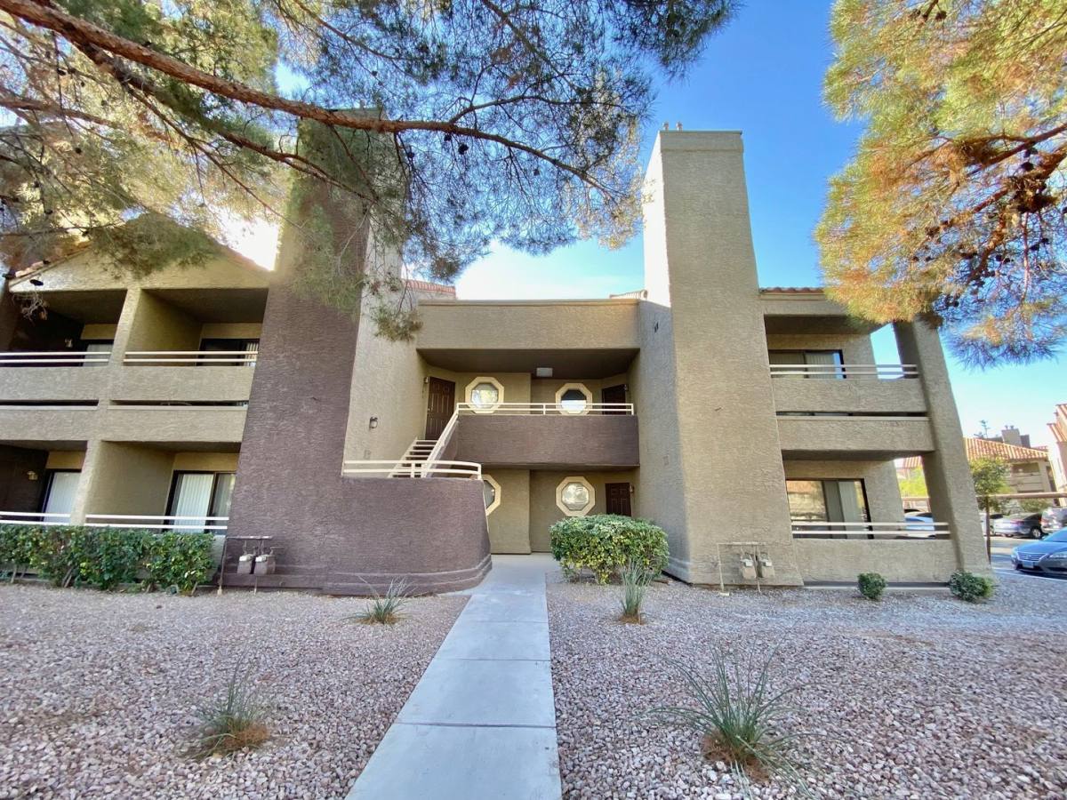 Condo for rent at 5058 Rainbow, Las Vegas, NV 89118