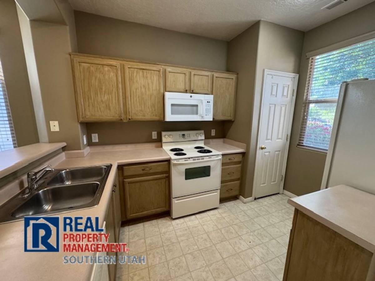 House for rent at 3395 E Sweetwater Springs Dr, Washington, UT 84780
