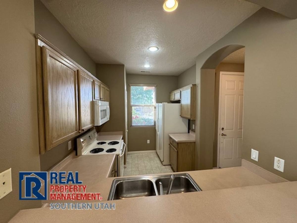 House for rent at 3395 E Sweetwater Springs Dr, Washington, UT 84780
