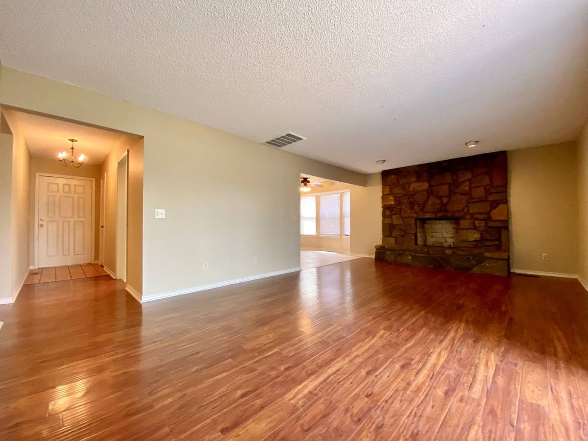 House for rent at 127 W M St, Jenks, OK 74037