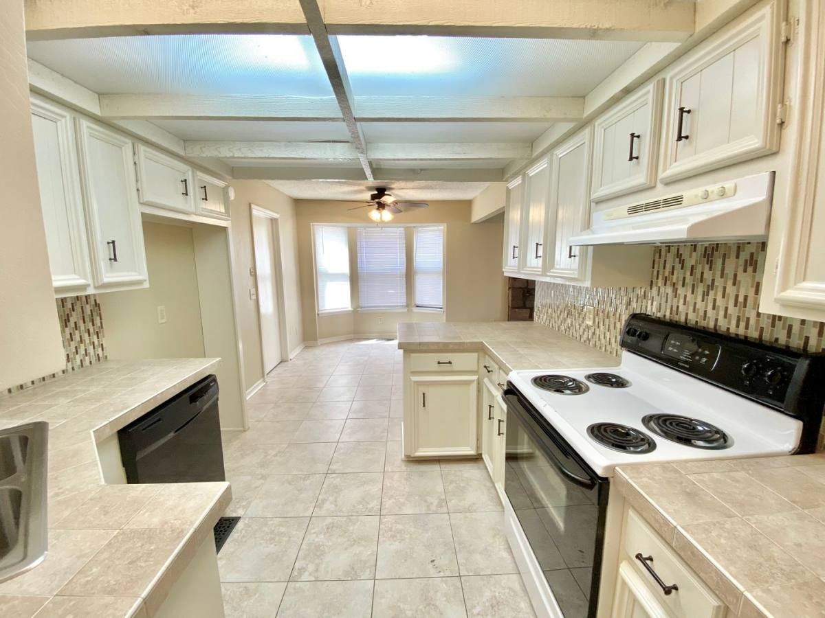 House for rent at 127 W M St, Jenks, OK 74037