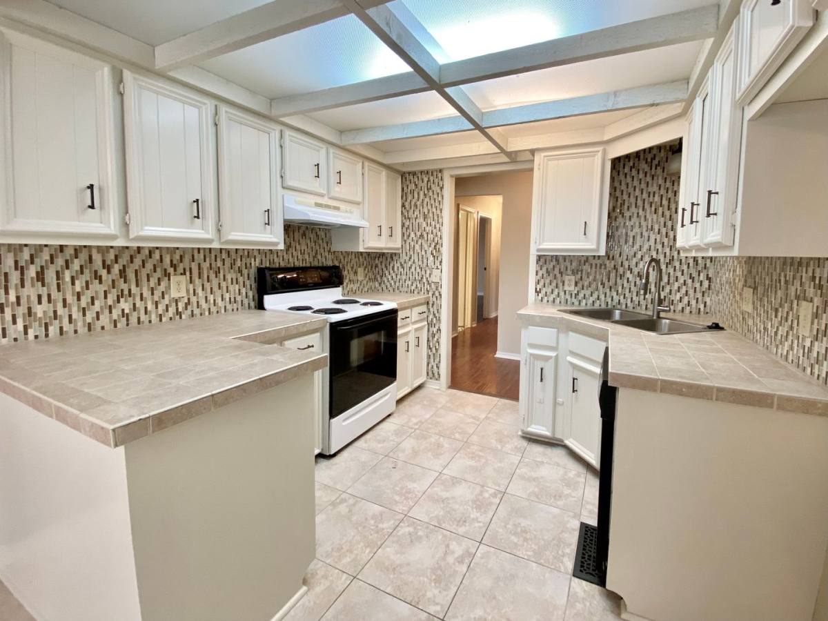 House for rent at 127 W M St, Jenks, OK 74037