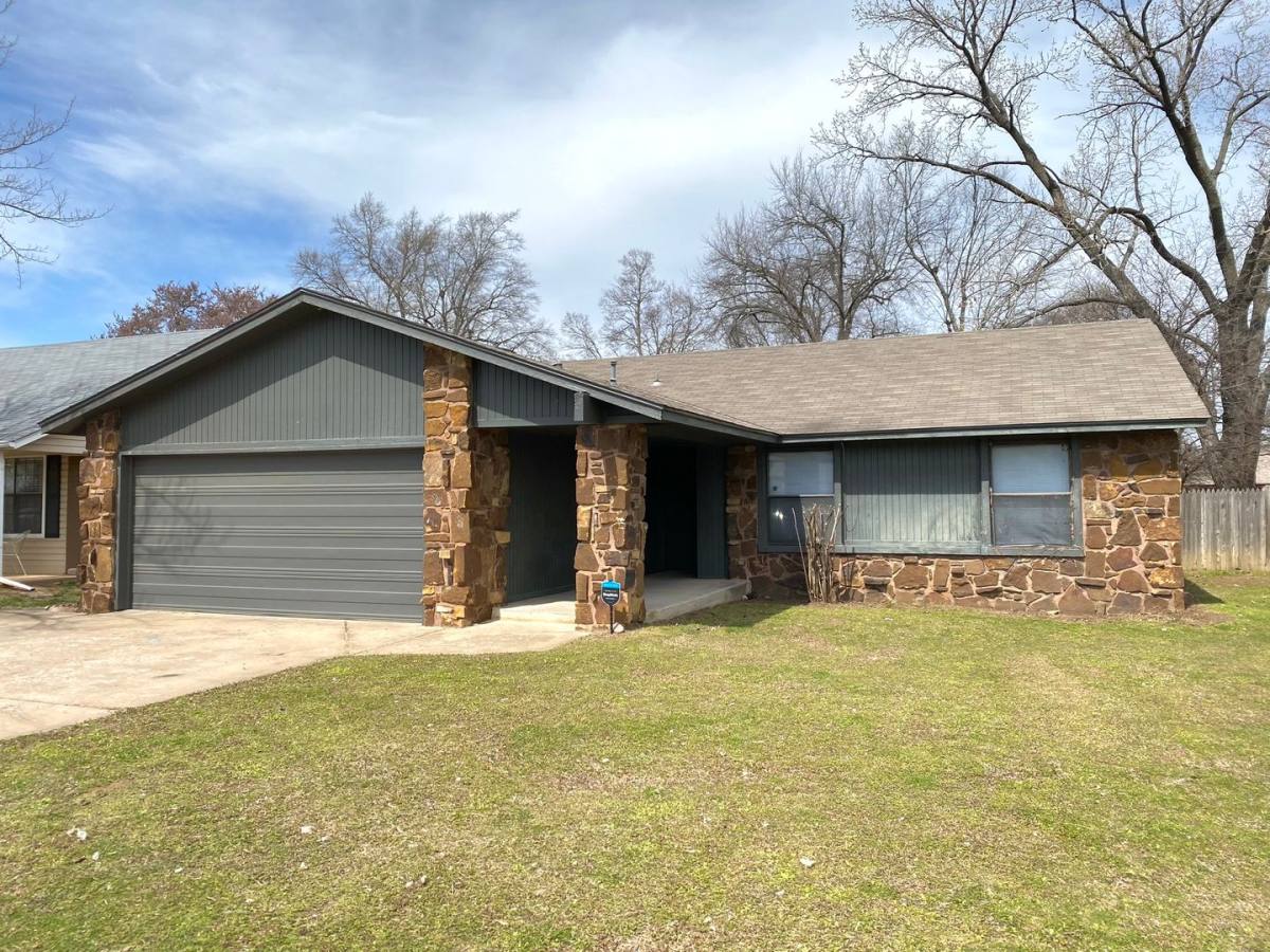 House for rent at 127 W M St, Jenks, OK 74037