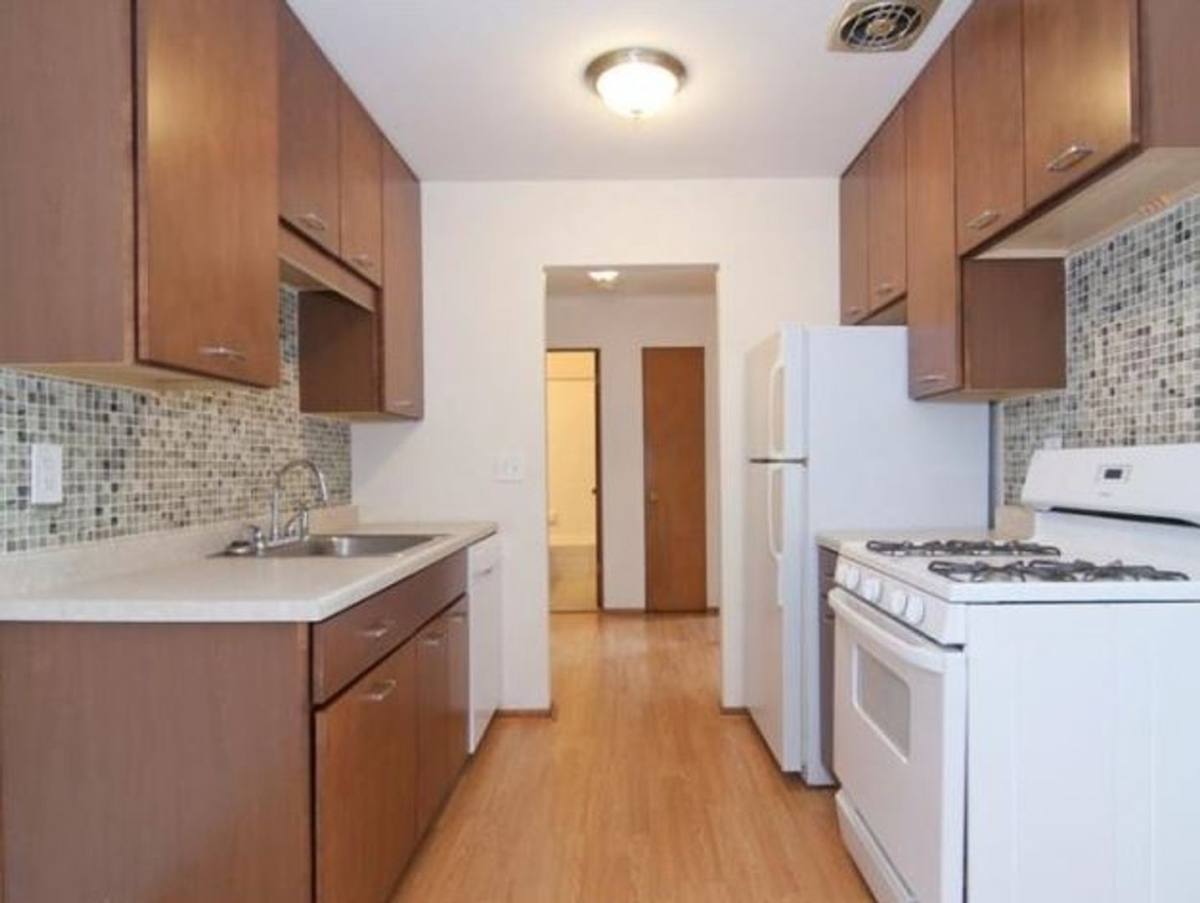 Apartment for rent at 5601 Glenwood Ave, Minneapolis, MN 55422