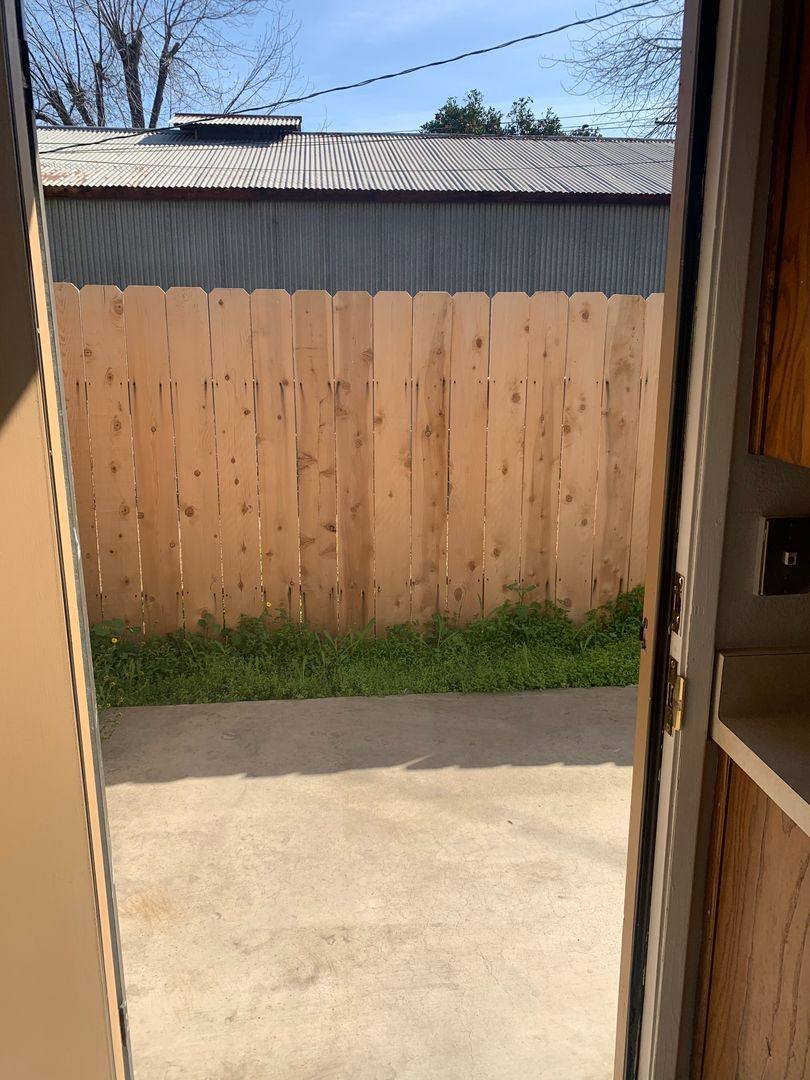 Apartment for rent at 631 28th St, Bakersfield, CA 93301