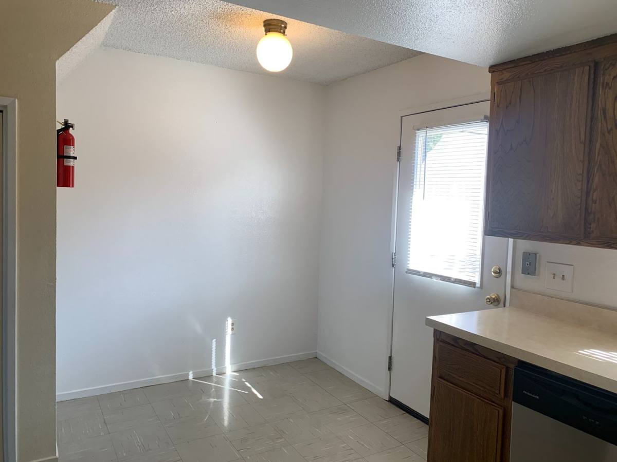 Apartment for rent at 631 28th St, Bakersfield, CA 93301