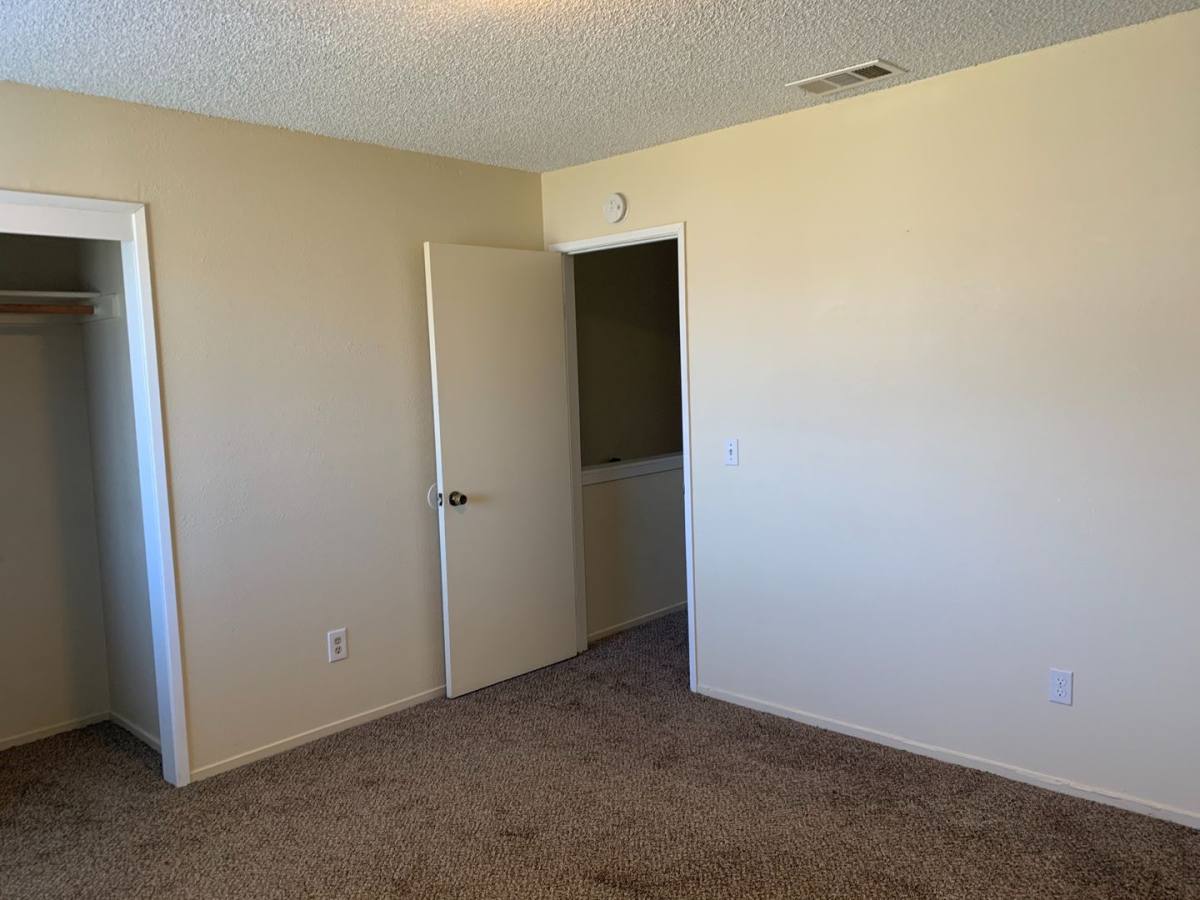 Apartment for rent at 631 28th St, Bakersfield, CA 93301