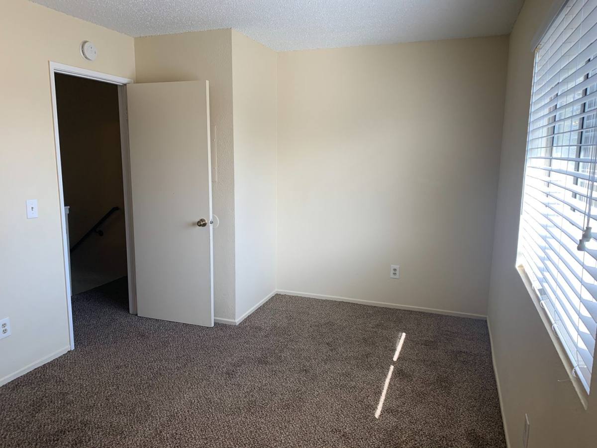 Apartment for rent at 631 28th St, Bakersfield, CA 93301