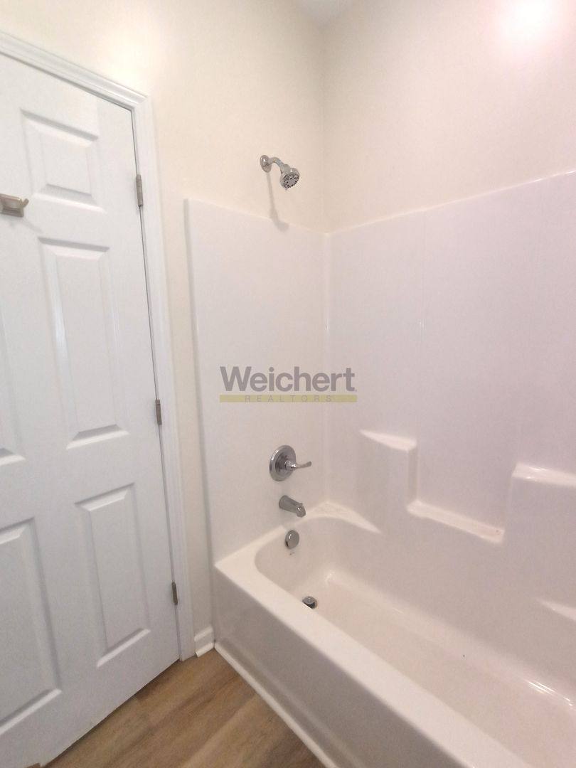Apartment for rent at 824 N 4th St, Paragould, AR 72450