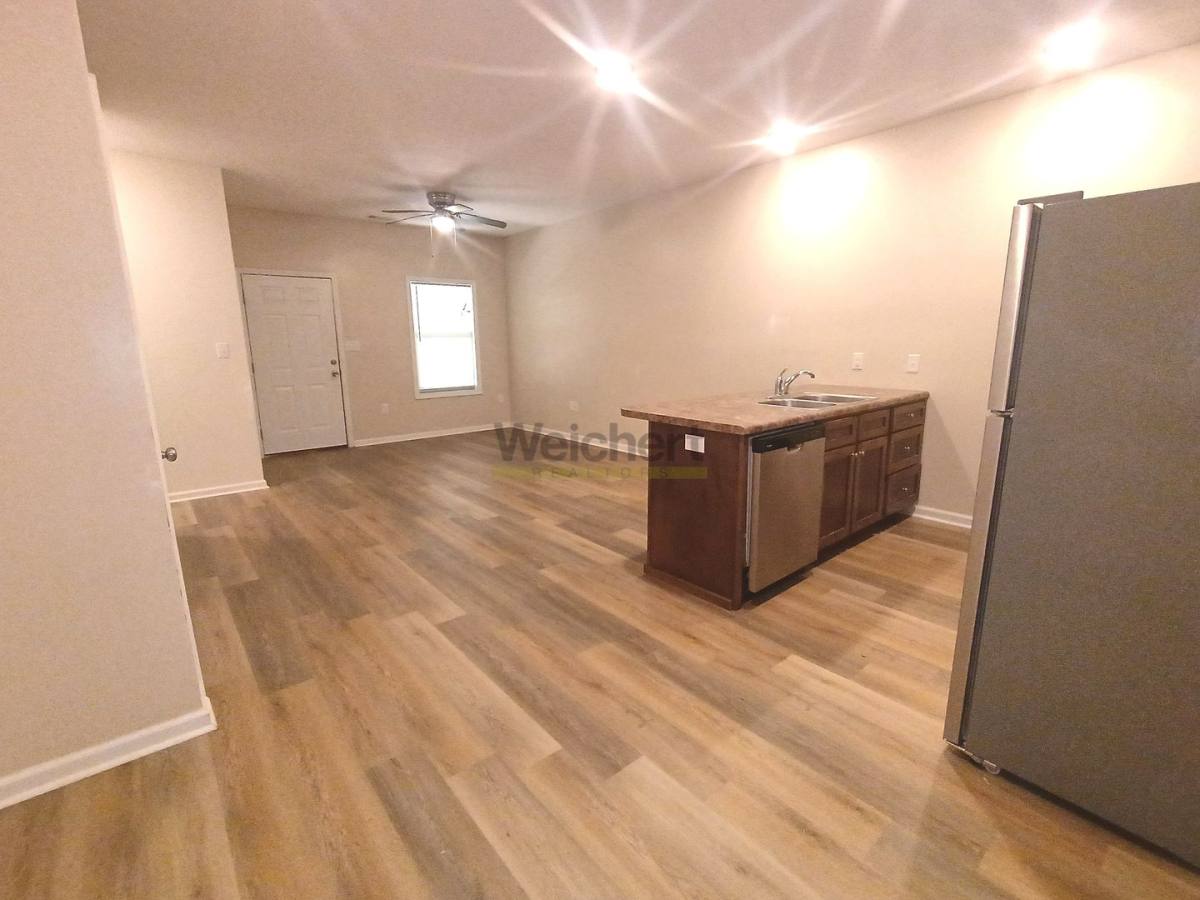Apartment for rent at 824 N 4th St, Paragould, AR 72450