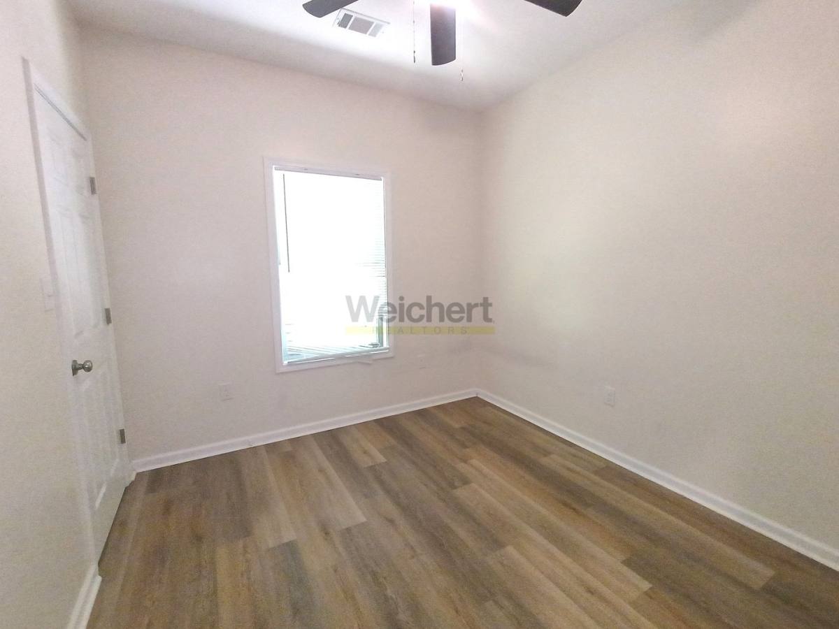 Apartment for rent at 824 N 4th St, Paragould, AR 72450
