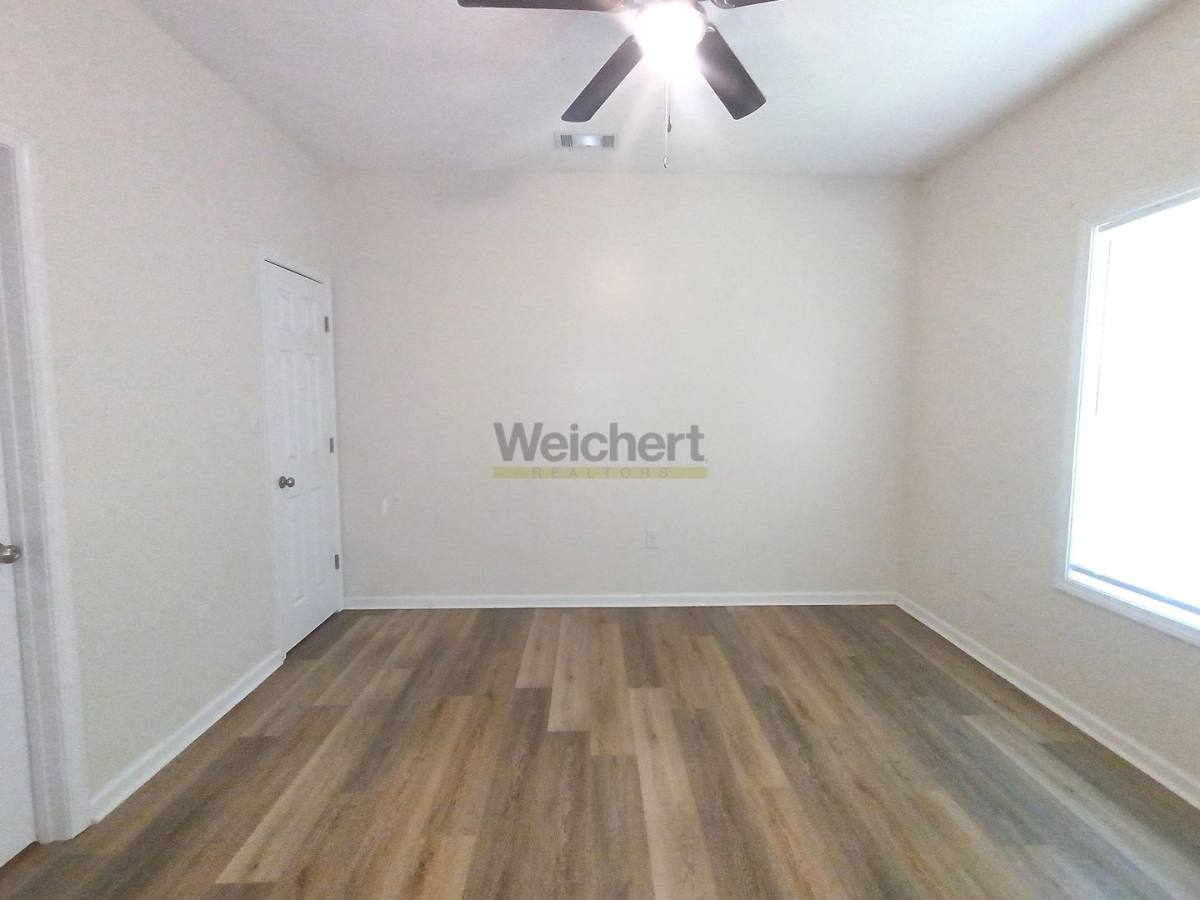 Apartment for rent at 824 N 4th St, Paragould, AR 72450