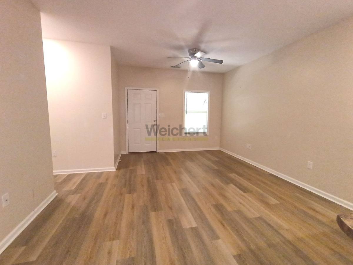 Apartment for rent at 824 N 4th St, Paragould, AR 72450