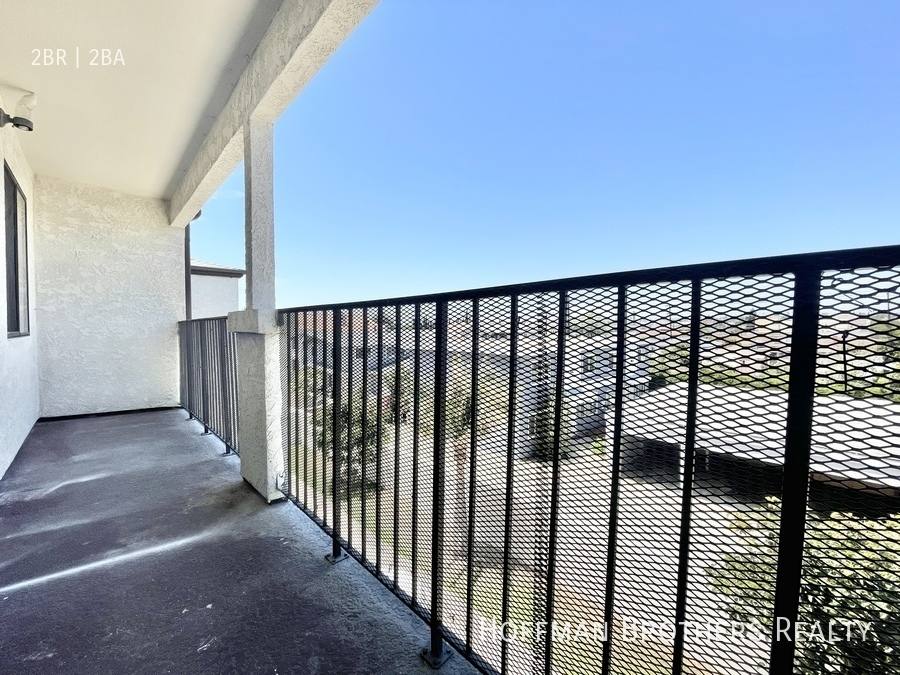 Apartment for rent at 14011 Budlong Ave #204, Gardena, CA 90247