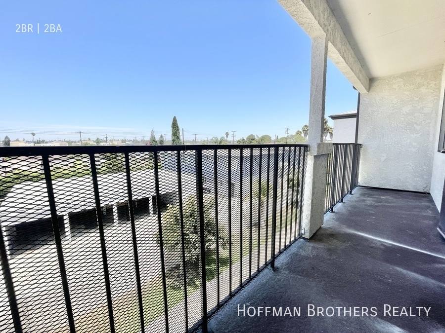 Apartment for rent at 14011 Budlong Ave #204, Gardena, CA 90247