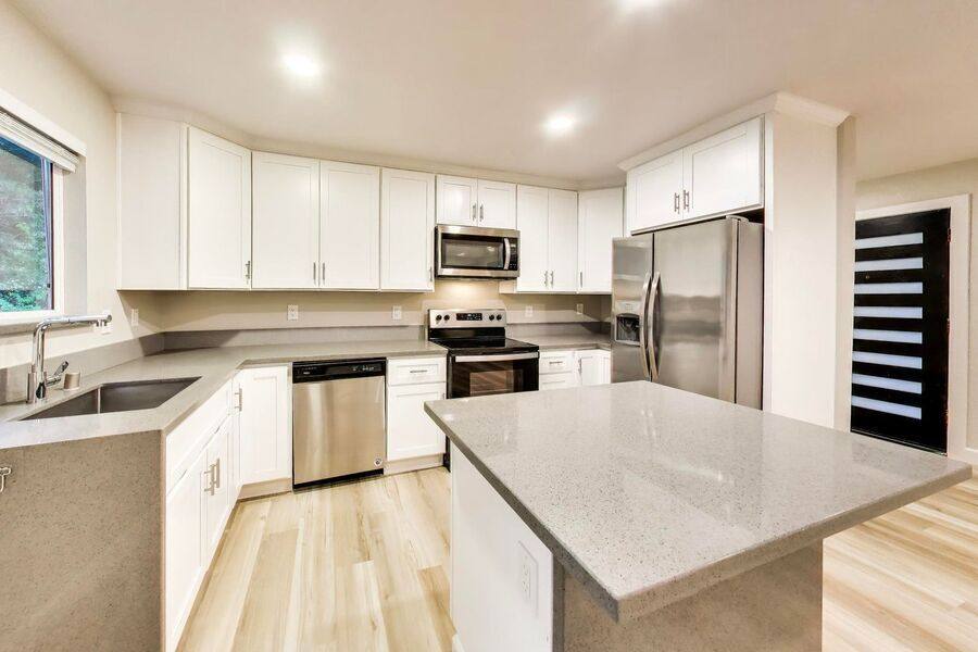 Apartment for rent at 25 Devonshire Blvd #1, San Carlos, CA 94070