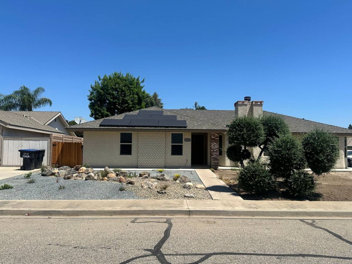 House for rent at 2322 E Vassar Dr, Visalia, CA 93292